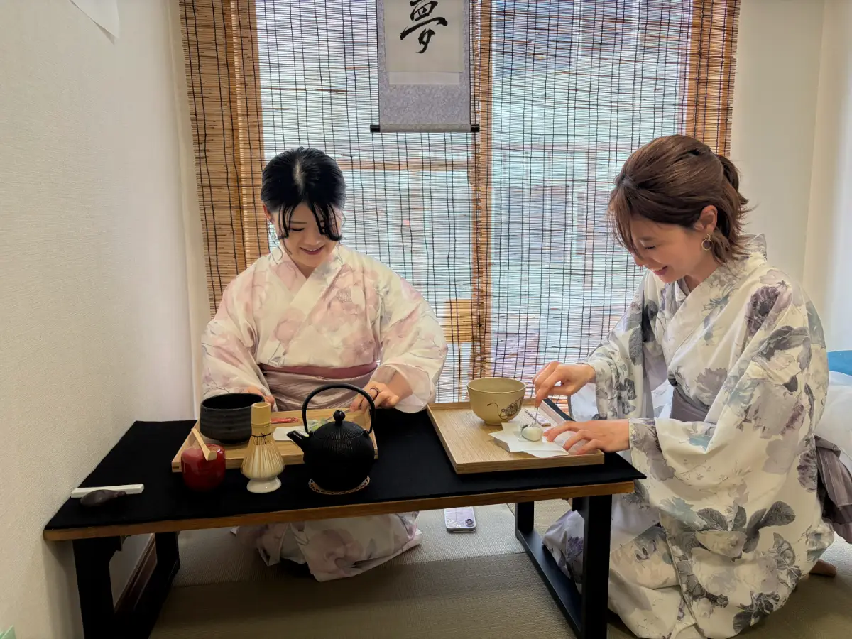 Matcha (抹茶) — green tea in Japanese calligraphy at Tokyo Calligraphy Mia